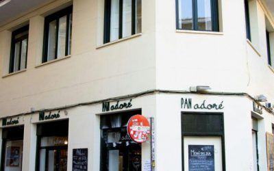 La plaza de Cascorro y las ventanas de madera Euro Karpimart