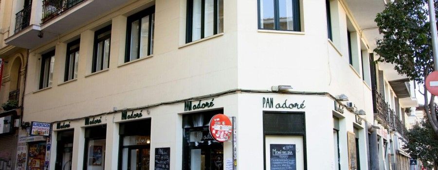 La plaza de Cascorro y las ventanas de madera Euro Karpimart