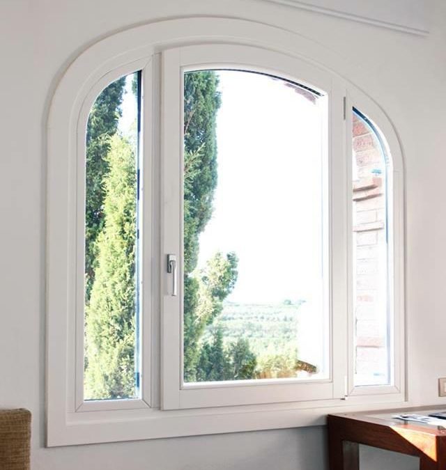 Fabricación e instalación de Balcones y ventanas de madera pino laminado Euro karpimart.